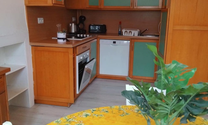 Huelgoat Apartment | Le Nid du Centre, apartment in the heart of Huelgoat, all within walking distance