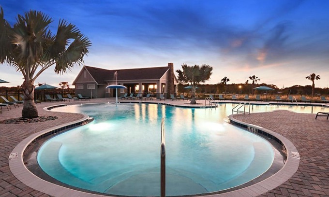Balm House | 5 Bedroom 4 Bathroom House In Riverview With Great Amenities