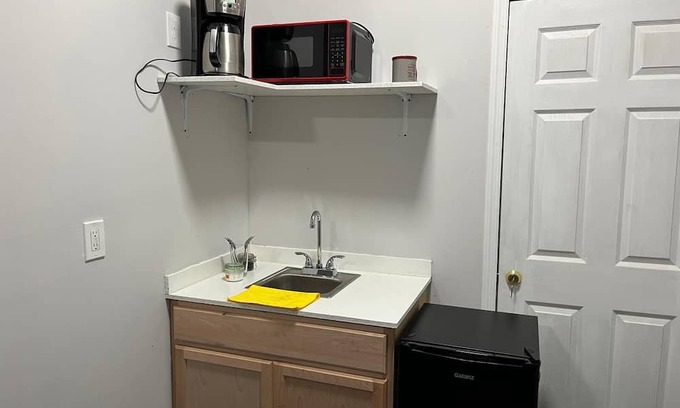 Jacksonville Apartment | Guest suite private entrance 1/1