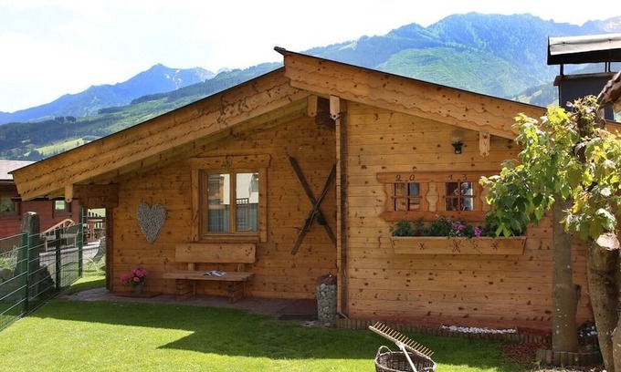 Walchen House | Mountain hut Comfortable holiday residence