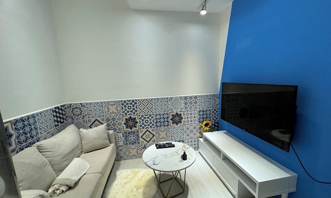 Zhongzheng Apartment | Right Above Metro CKS Memorial Hall, Centeral Getaway 2B