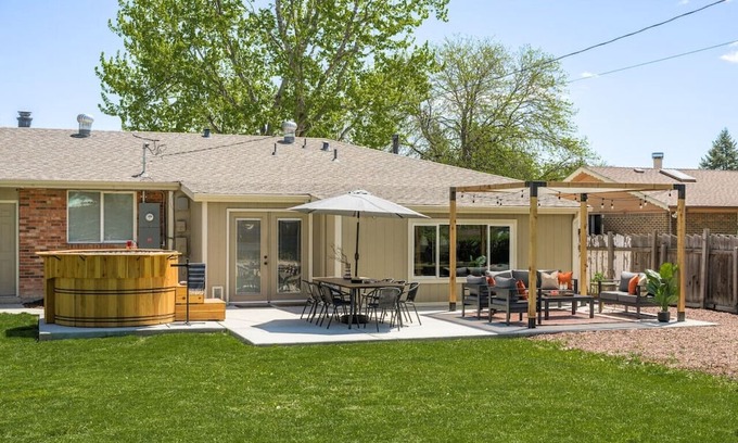 Lamar Heights Area House | Hot Tub | Backyard | Stylish Home