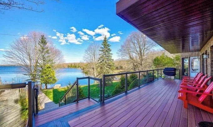 Flesherton Cottage | Lake Eugenia Getaway Lodge!