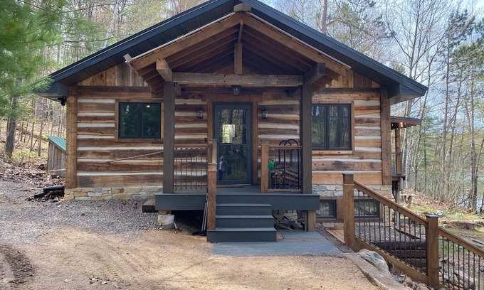 Harshaw House | Camp Makwa Summary: T