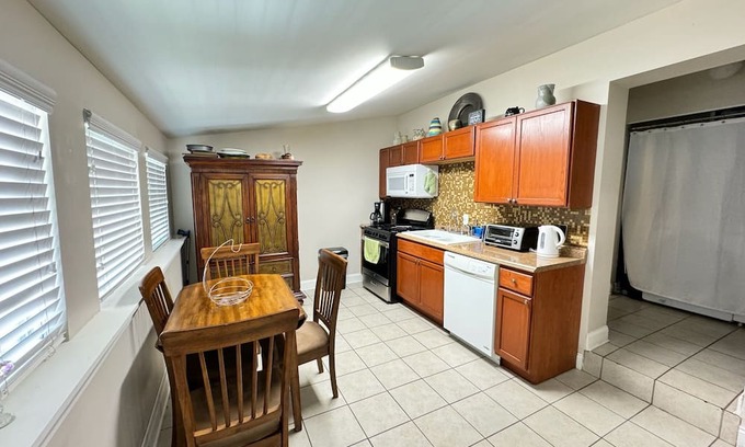 Panama City House | Charming House in St. Andrews Panama City, FL