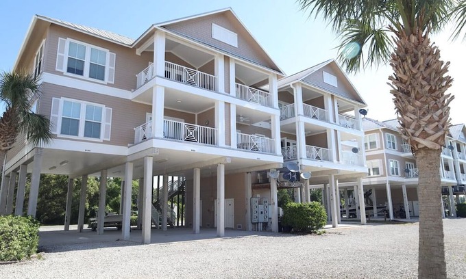 Horseshoe Beach Condo | Latitude Adjustment F103 Horseshoe Beach Getaway on the First Floorn