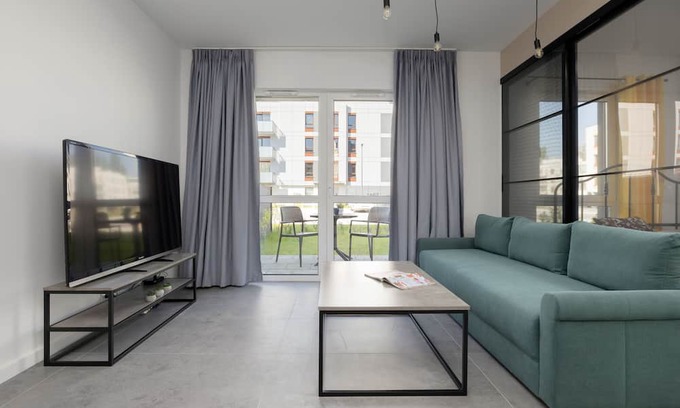 Lesznowola Apartment | Apartment With Garden by Renters