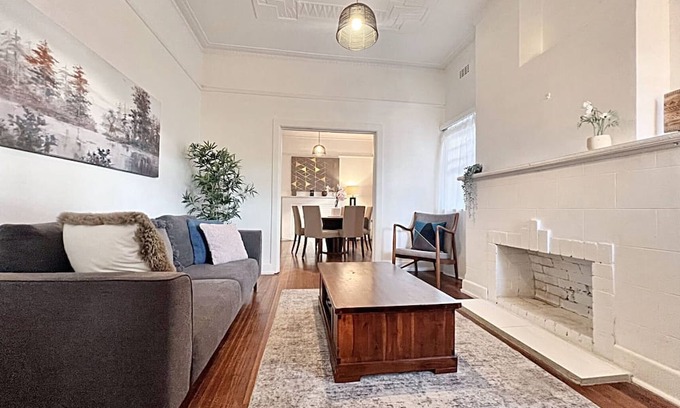 Preston House | House Sharon Summary: