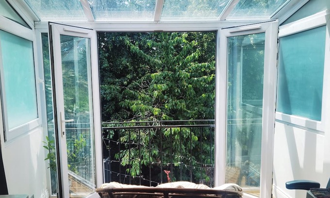 Enfield Apartment | Large clean double room in a modern quiet house close to train station&bus stop