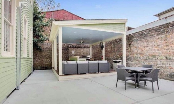 Faubourg Livaudais House | The Retreat NOLA - Stylish Modern Home Steps from St. Charles