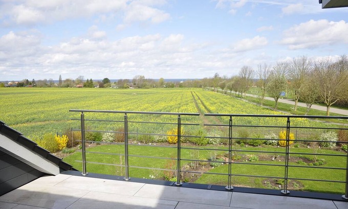 Hohenfelde Apartment | Strandnahe Komfort-fewo mit Ostseeblick -