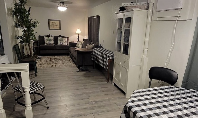Carroll County Cottage | Pickens Place Cheerful, Cozy Cottage