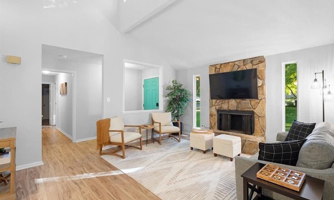 Charlotte House | Contemporary Charm on Elm!