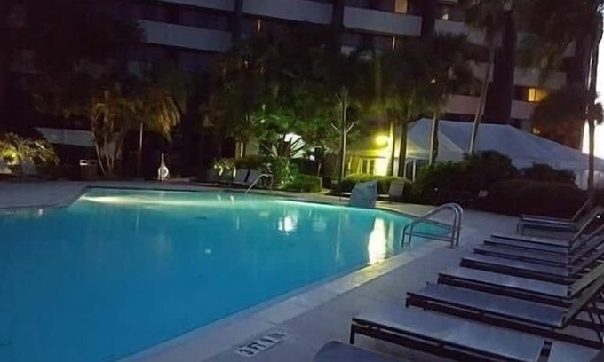 West Little River Apartment | King Room Near CHICA Miami MIA