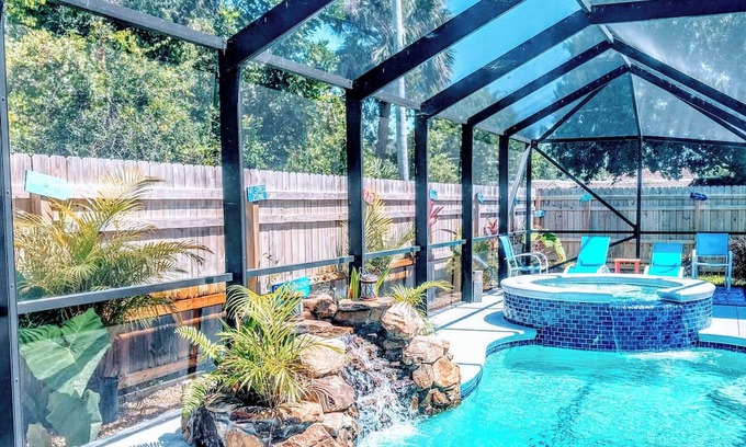 Vero Beach South House | TresureCoast,beach,restaurant,shopping,downtown,Baseball,Golf,heated pool&hottub