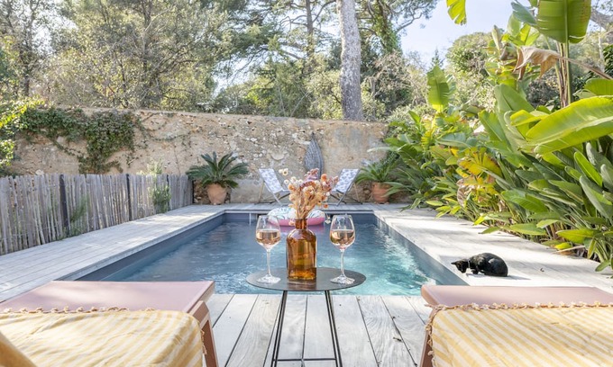 8th Arrondissement Villa | Villa Pastré 8 min walking distance of the beach