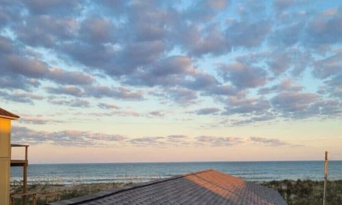 Surf City House | Oceanview House, Beds Made, 50ft to Beach access