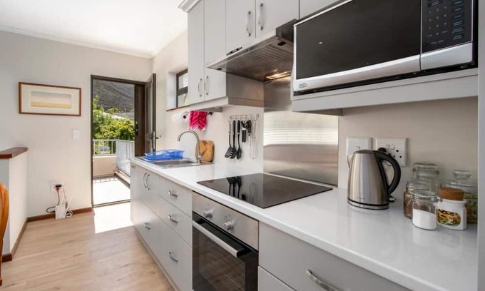Hermanus Apartment | Steenbok House self catering Apartment