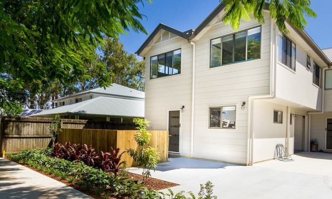 Beerwah Condo | Beautiful Mountain Townhouse