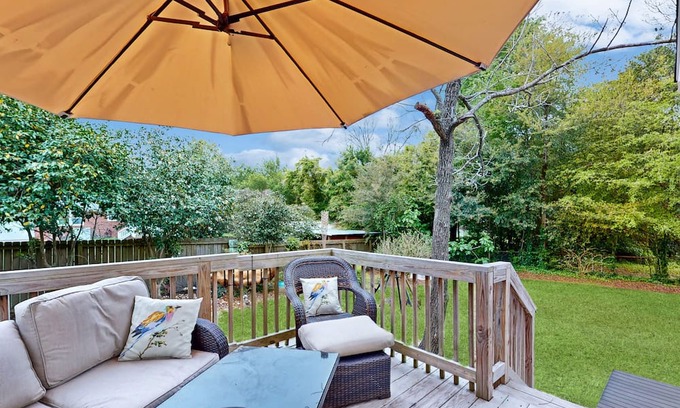Wilmington House | Adorable dog-friendly cottage with washer/dryer, central AC, full kitchen