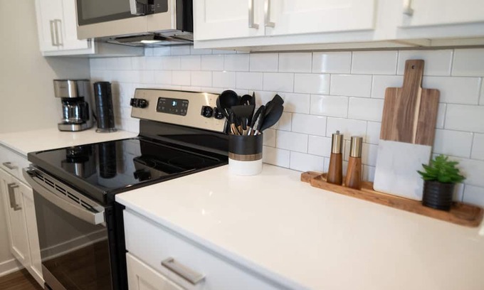 Northview Apartment | King Bed | 1.5 Bath | Apartment | NE Side GR
