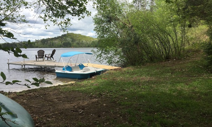 Madawaska Valley Cottage | Relax in Canadian Nature in our 2 bedroom Cottage on Long Lake