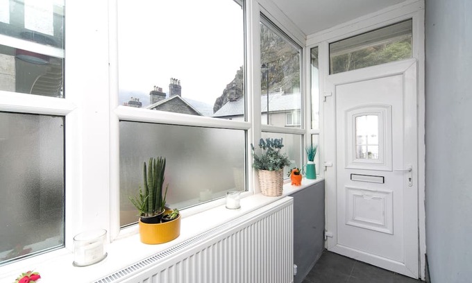 Rhiwbryfdir House | Edwardian End Terrace Property | Pass the Keys