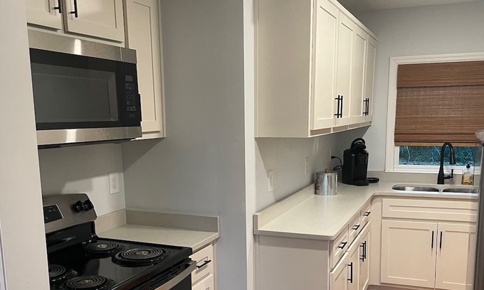 Columbus Apartment | Newly Renovated Lakebottom Apartment