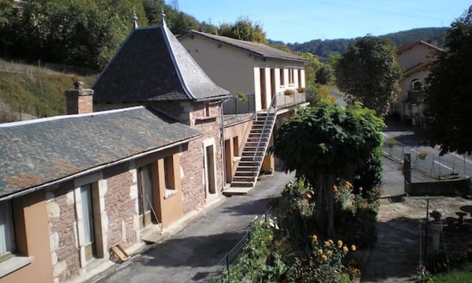 Saint-Victor-et-Melvieu House | Holiday Home 'Gîte Saint-victor-et-melvieu' with Mountain View, Private Terrace and Private Garden