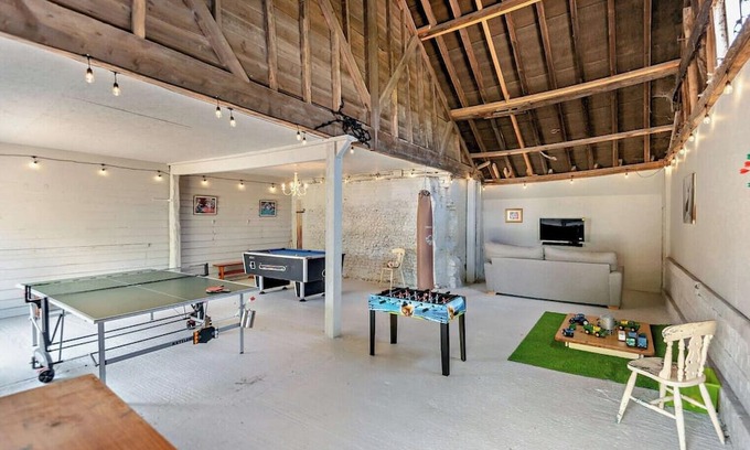Toppesfield RV Rental | Luxury Bell Tent: Countryside Escape with Private Kitchen & Bathroom.
