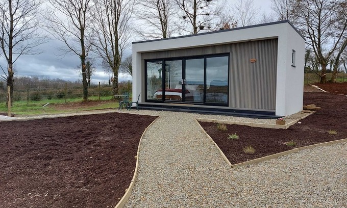 Enniskillen Cabin | LakEscape -- Luxury Waterfront Self Catering Cabin - ROMA