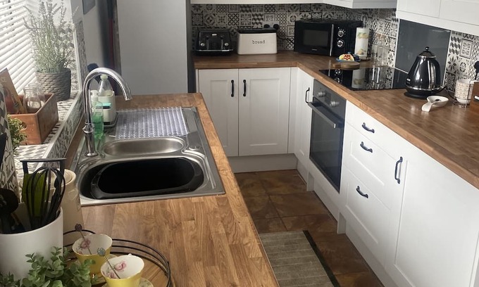 Chard Cottage | “Cosy Cottage “located in Chard a beautiful destination in Somerset.