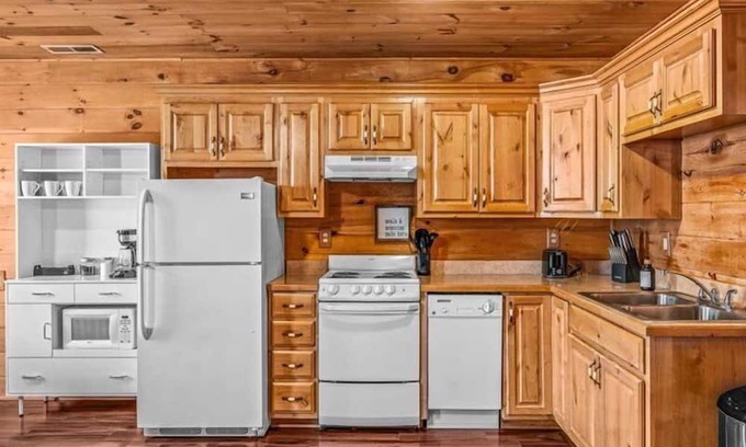 Galena Cabin | James River Haven - The Cabins at Galena Cabin 3