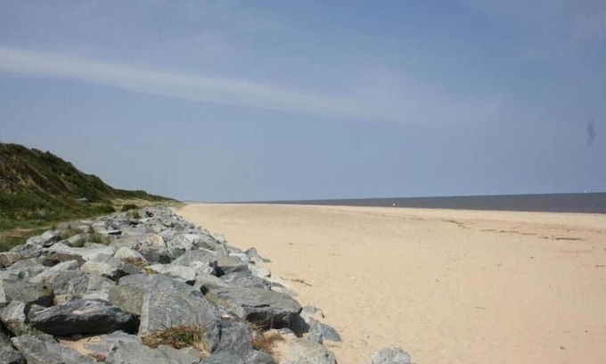 Norwich House | 3 Beds Sleeps 8 House Near California Cliffs Park