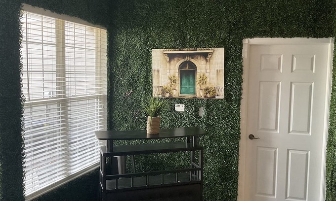 Roselawn Finance House | Cozy Luxury 1-bedroom apartment with fitness room, WiFi in beautiful Cincinnati