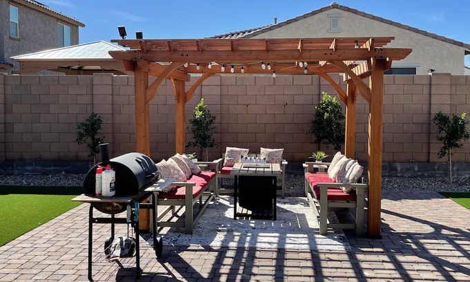 Goodyear House | Escape in Style with luxurious 4 Bedroom, 4Full Bathroom House