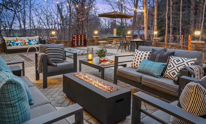 Laurelville House | Luxury: Ample amenities,stunning views, prime spot