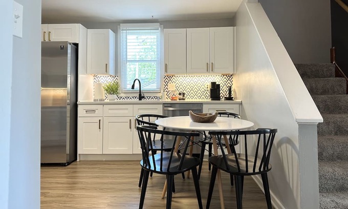 Wauwatosa House | Modern Wauwatosa Sanctuary