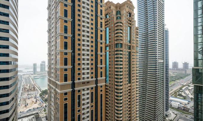Dubai Apartment | Marina Pinnacle (Tiger Tower)