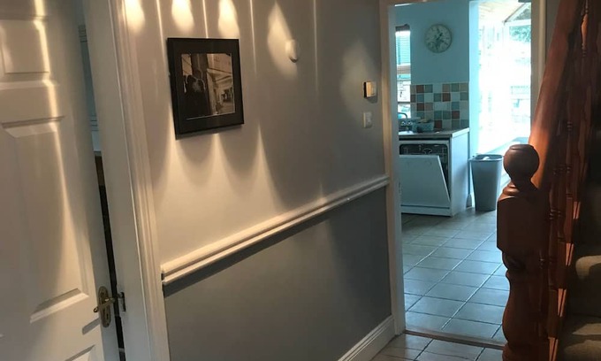 Baltimore House | Comfortable Baltimore home modern amenities perfect for families.