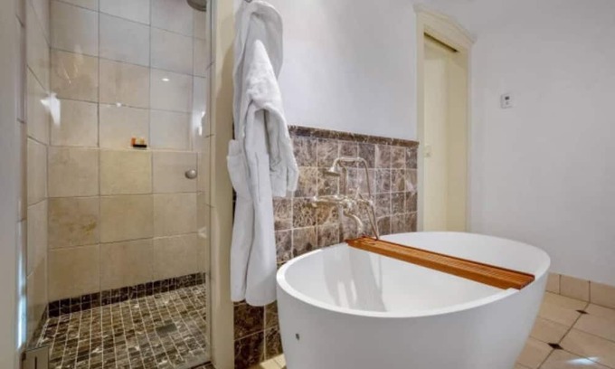 Historic Eastside Apartment | Luxury 2 Bedroom - Palacio Azul #1