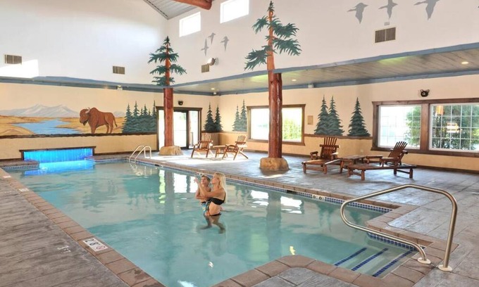 St. Joseph House | Taste of Wild West with Modern Twists - Breakfast Included | 4 Units