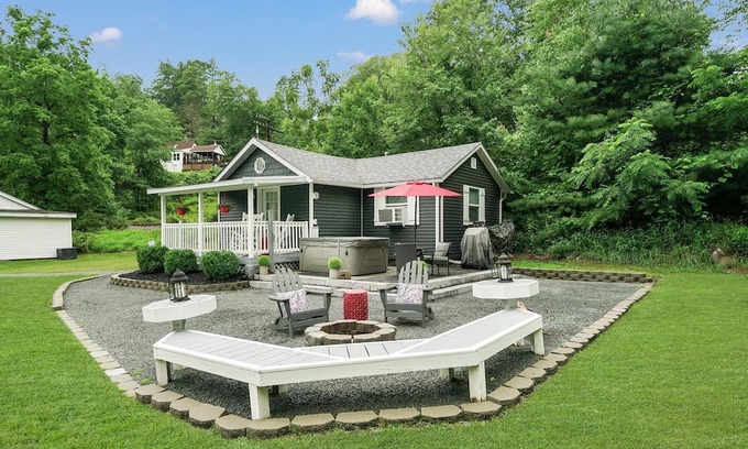 Millrift Cottage | Romantic Couples Cottage