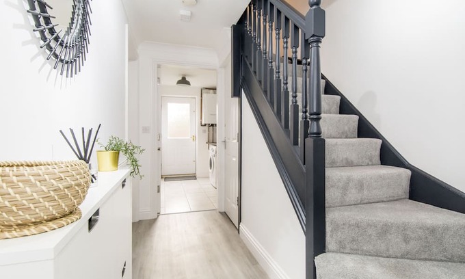 Market Harborough House | Charming 3- Bedroom Terrace House w/Netflix