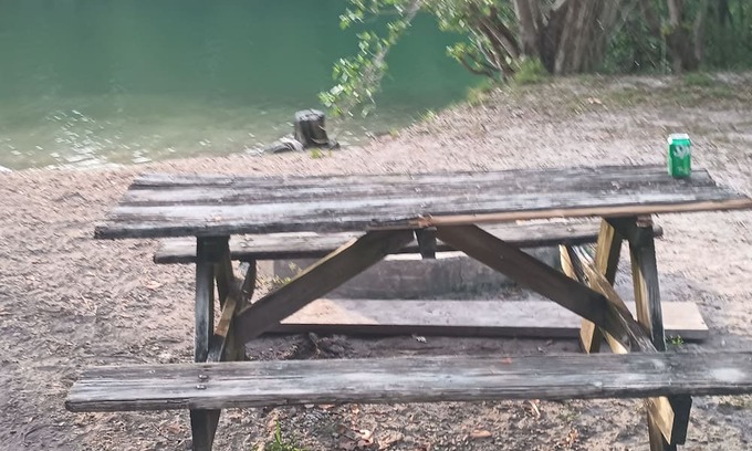Sunny Isles Beach RV Rental | Camp grounds near the lake ! Beautiful with camp fire spot !