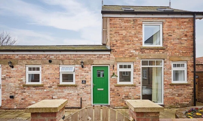 Hunmanby House | Host & Stay | Jubilee Close