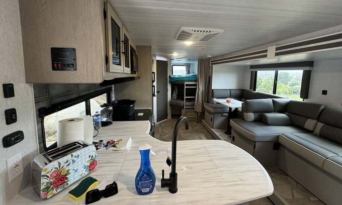 Rancho Mirage House | Modern Trailer in Rancho Mirage