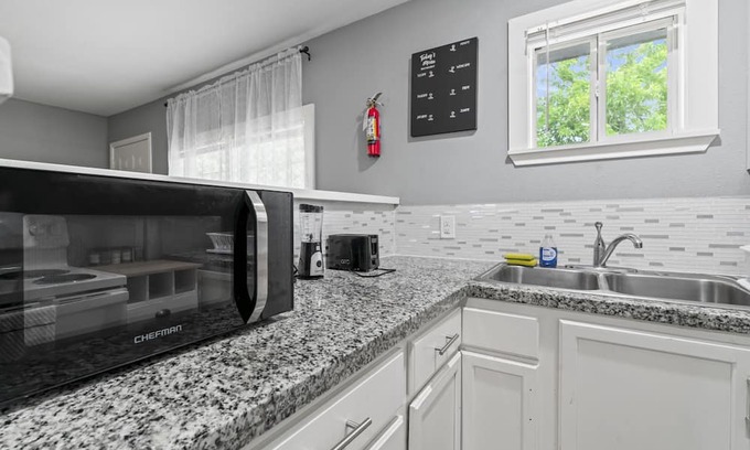 Park Place Apartment | Comfy Astrounaut minutes away HTX Downtown