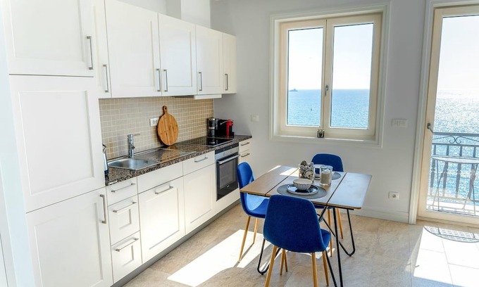 Radovici Apartment | Studio with a beautiful sea view
