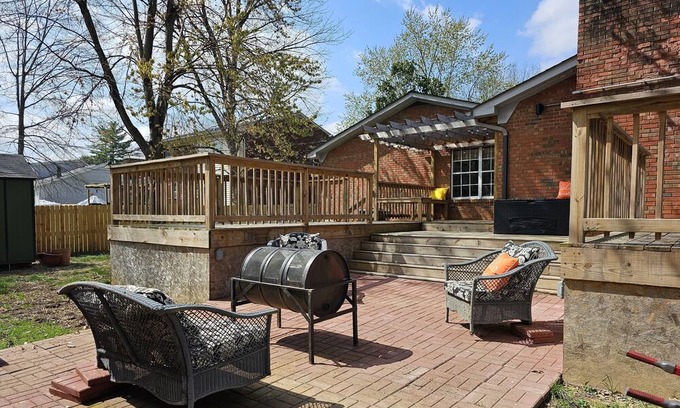 Jeffersonville - Clarksville House | New lower price! Spacious single family home near Churchill Downs!